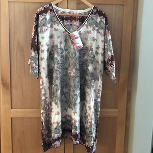 Silk Johnny was tunic